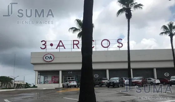Local Comercial En Renta En Plaza 3 Arcos, Tampico Tamaulipas.