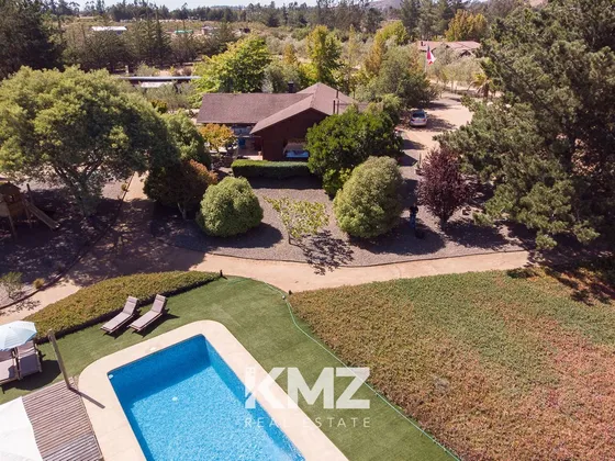Extraordinaria Casa Parcela 203/11.000 M2 En Algarrobo