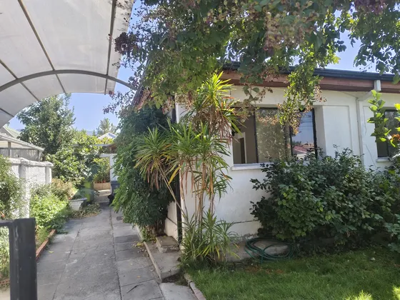Casa En Pasaje Cerrado En Vitacura  Excelente Ubicación!