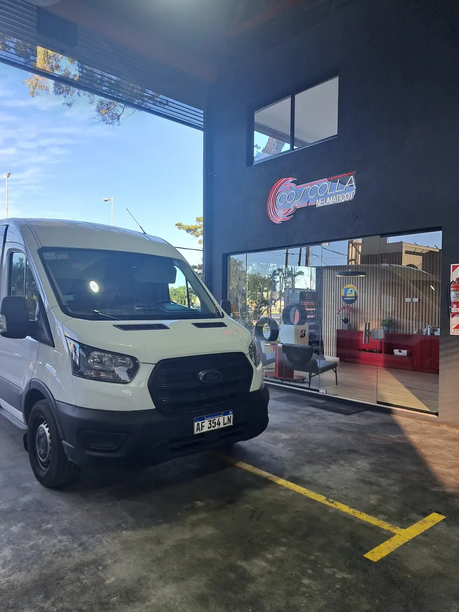 Ford Transit 2.2 Furgon Mediano Aa 350M569003680864686083