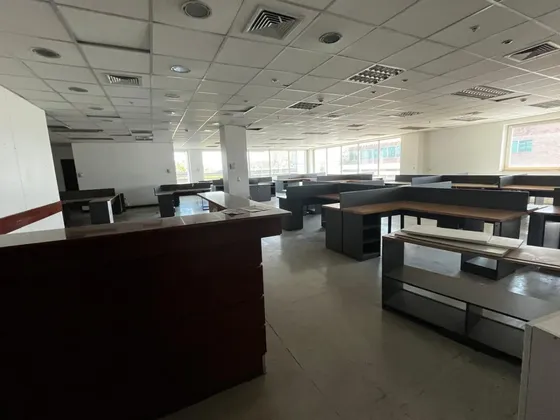 Edificio Entrada Ciudad Empresarial 248m2 Semi Amoblada