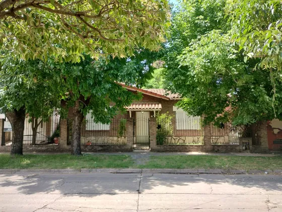 Venta Casa Mas 2 Departamentos Rafael Calzada