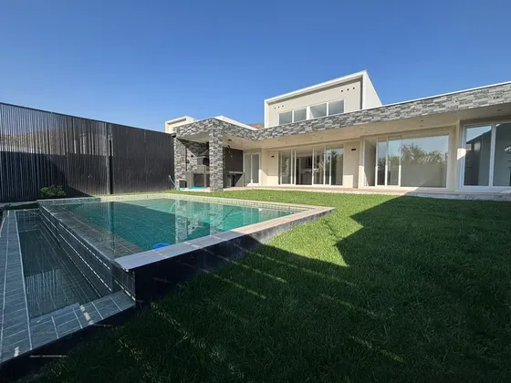Ayres De Chicureo, Casa Nueva, 5d+5b, 112/350mts
