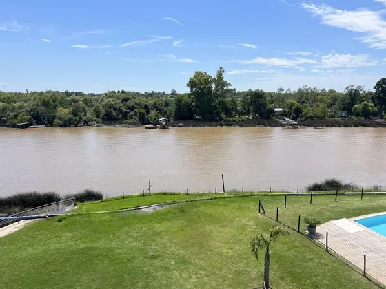 Departamento En Albanueva Sobre El Rio
