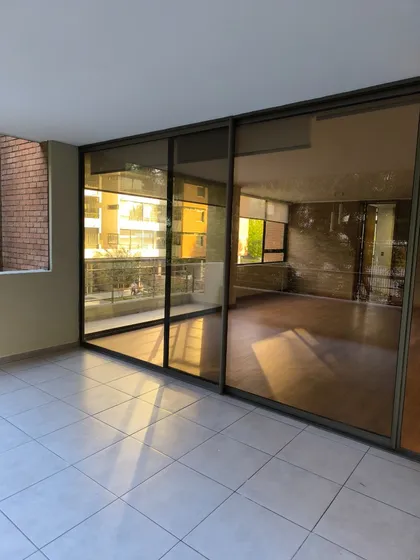 Excelente Departamento Capitán Crosbie, Las Condes.