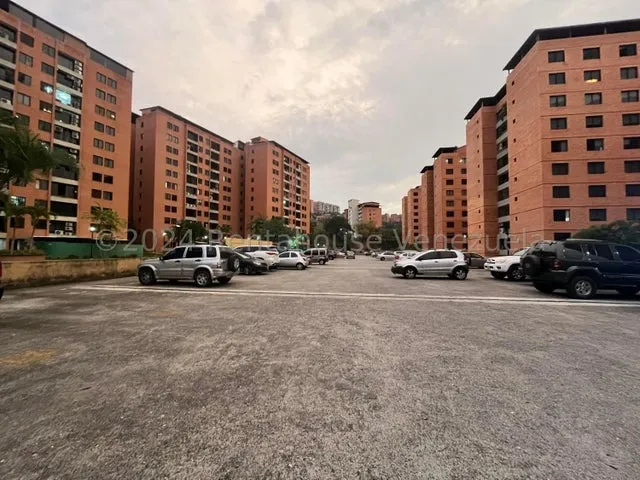 Se Alquila Estupendo Y Amplio Apto En Colinas De La Tahona  Cod 25-14016 Rex
