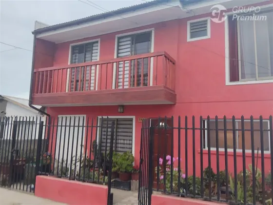 Casa En Venta De 5 Dorm. En Coquimbo