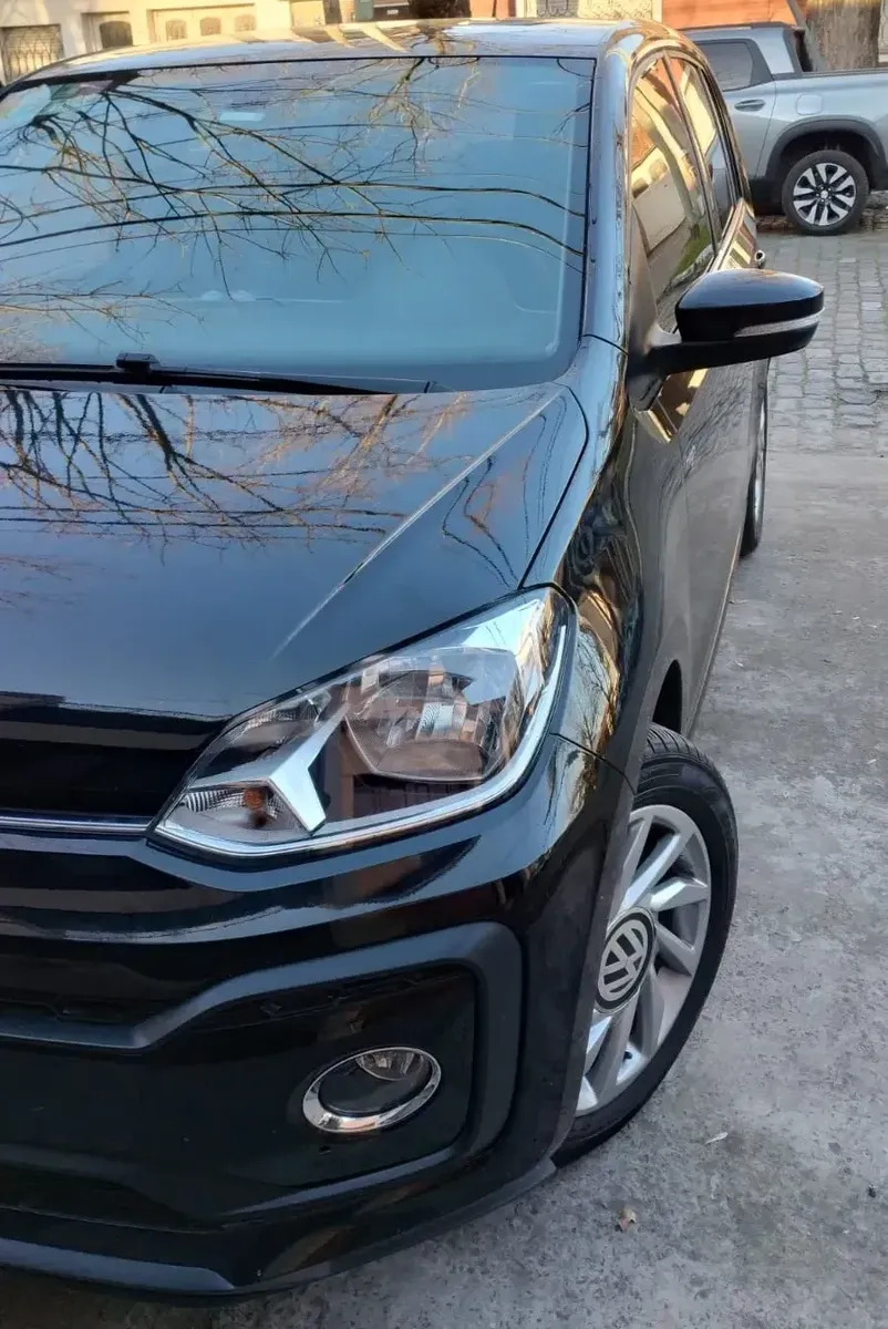 Volkswagen Up! 1.0 High Up! 75cv 5 p