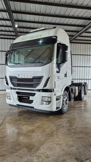 Iveco Hi Way 440 , 6x2 , Año 2017