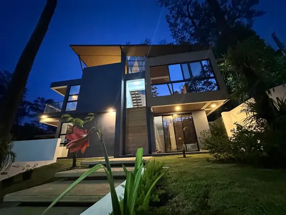 Villa En Jarabacoa Con Piscina Y Gazebo - Us$ 550,000