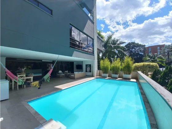 Venta Apartamento En El Poblado, 456 Mts, Los González, Con Piscina 