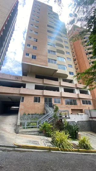 Mc Urb. El Parral Res Victoria Palace Amoblado Y Equipado 