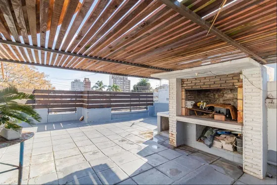 Venta Casa Pocitos En Ph Con Dos Dormitorios Y Parrillero