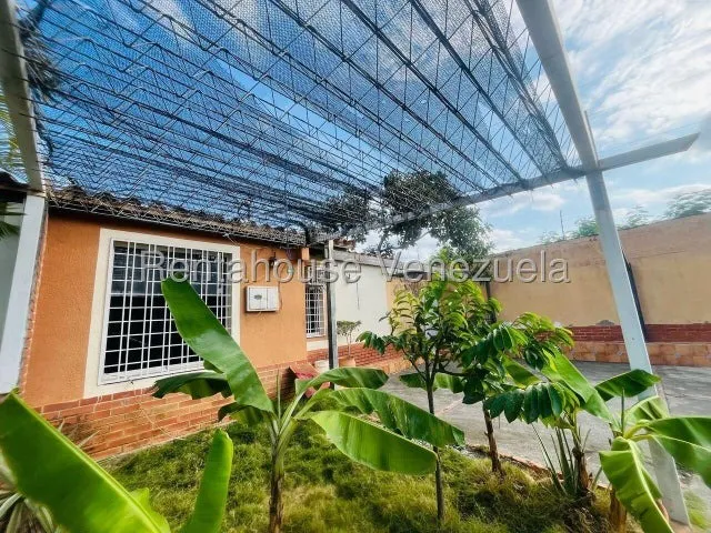 & Maria Luisa Mendoza Vende Hermosa Casa En Urbanismo De Cabudare Con 2 Habitaciones Y 3 Baños, Seguridad Las 24 Horas Contactame 2 5 2 0 6 4 7                                                         
