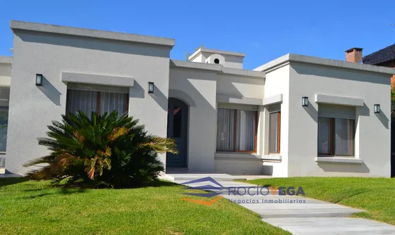 Casa En Venta En Country Banco Provincia