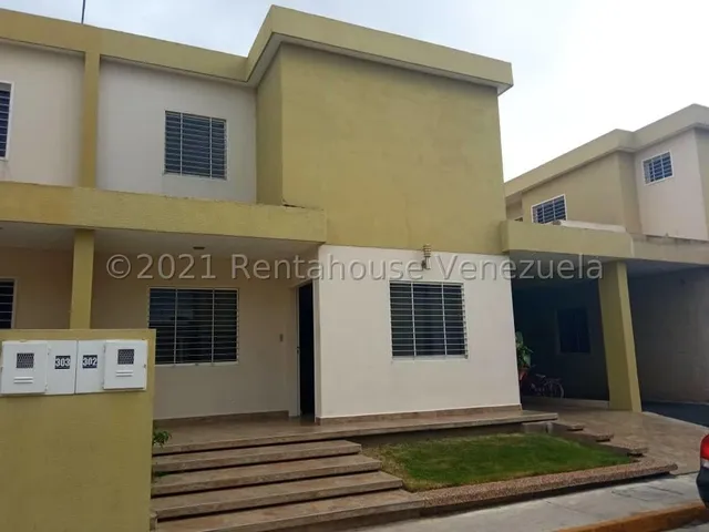 Hermosa Casa En Venta En La Urb El Trigal Cabudare Rc
