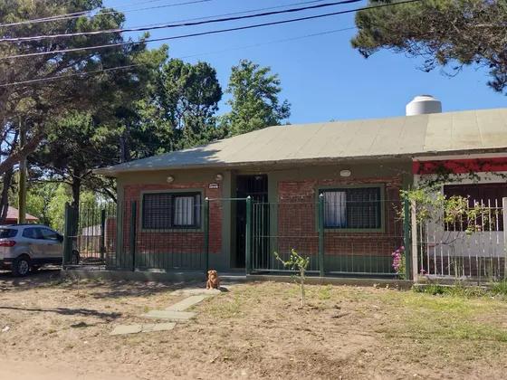 Casa En Venta - 2 Dormitorio 1 Baño - Cochera - 127mts2 - San Bernardo Del Tuyú