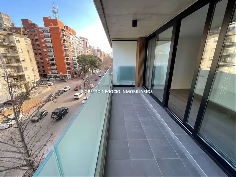 Sarmeinto Y 21 De Setiembre