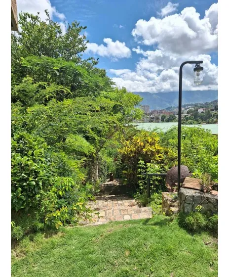 Hermosa Casa En Venta En El Peñón Baruta