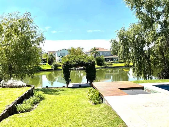 Casa En Alquiler A La Laguna