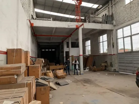 Excelente Galpón 700 M2 En Venta/avellaneda
