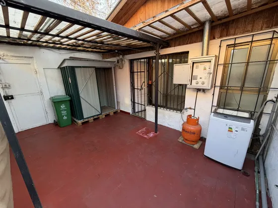 Casa Interior De Un Ambiente Cerca De Club Hípico
