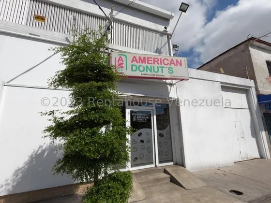 Gisselle Lobo Alquila Local Comercial En Excelente Zona De Barquisimeto Con Potencial Para Construccion Suficiente Espacio Para Deposito Era Una Fabrica De Donas 2 3 1 8 2 6 3                         