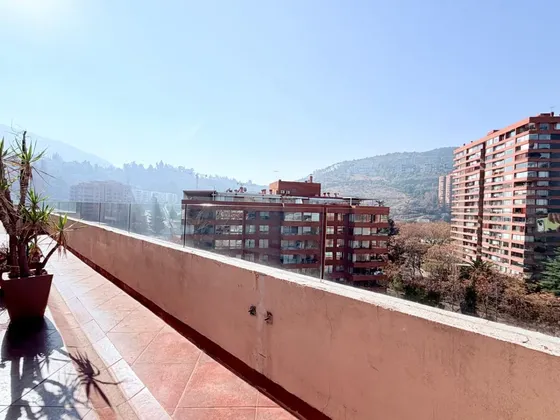 Penthouse Con Vista Despejada. Vitacura