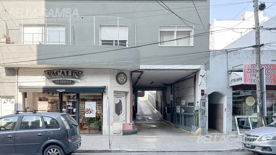 Importante Local Comercial Multipropósito En Alquiler 1400m2 Florida