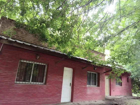 Casa En Venta - 3 Dormitorios 4 Baños - Cochera - 1.200mts2 - Presidente Perón