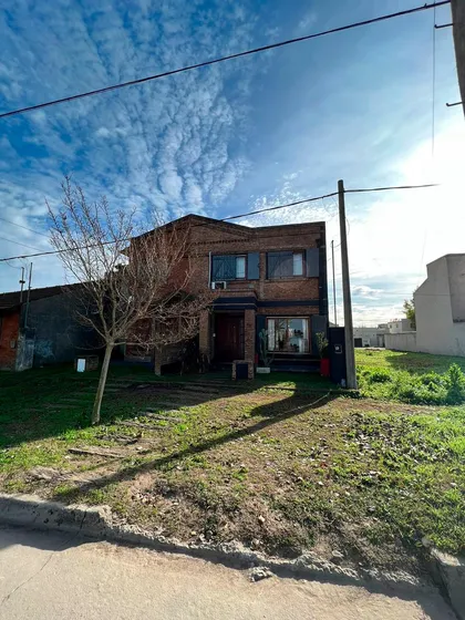 Casa En Venta - 3 Dormitorios 2 Baños - 180mts2 - Chascomus