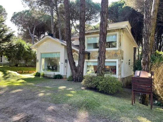 Moderna Casa En Carilo 5 Amb