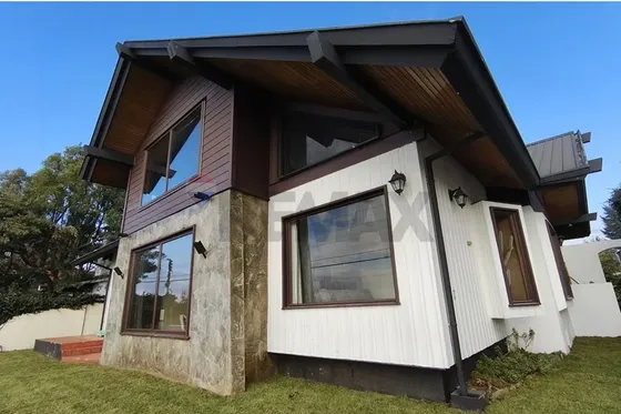 Oficina Histórica Y Moderna En Puerto Varas