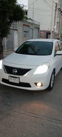 Nissan Versa 1.6 Advance 5vel Mt