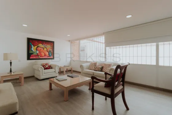 Casa En Venta En Niza. Cod V6178