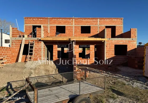 Venta En Pozo Complejo De 2 Chalets  Super Independientes !!