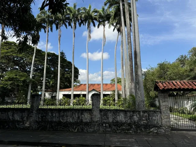 Se Ofrece En Venta Casa Colonial Con Amplio Patio, Terreno De 6749 Mts, Pozo De Agua Profundo A Pocos Metros De La Av. Bolívar De Valencia, Edo Carabobo Antigua Quinta Victoria