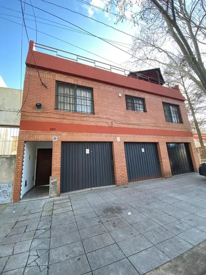 Ph 3 Ambientes En Venta En  Florencio Varela