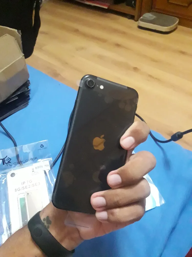 iPhone SE (2nd Generation) 64 GB preto - Excelente (Recondicionado
