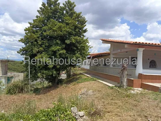 Maritza Lucena Tiene A La Venta Hermosa Casa Granja Rodeada De Arboles Frutales Para Vivir En Armonía, Desarrollar Su Proyecto Turístico E Incluso Comercial En Cabudare, Con Áreas Sociales, A/a.