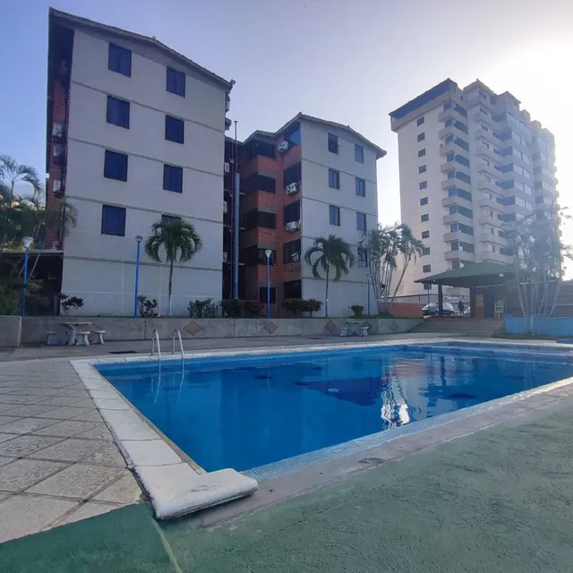 Alquiler Apartamento De 3 Hab. Frente A La Playa En Caraballeda -edo La Guaira