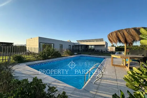 Moderna Casa Automatizada En Talagante Con Paneles...