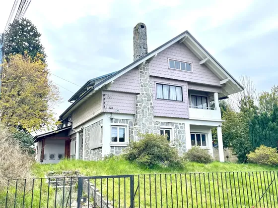 Casa En Arriendo En Centro De Puerto Varas Con Jardín