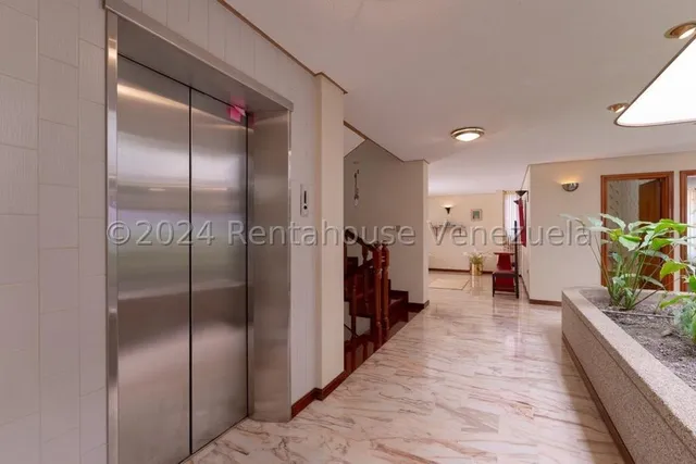 Se Vende Bella Casa En La Lagunita Country Club Mls 25-15159