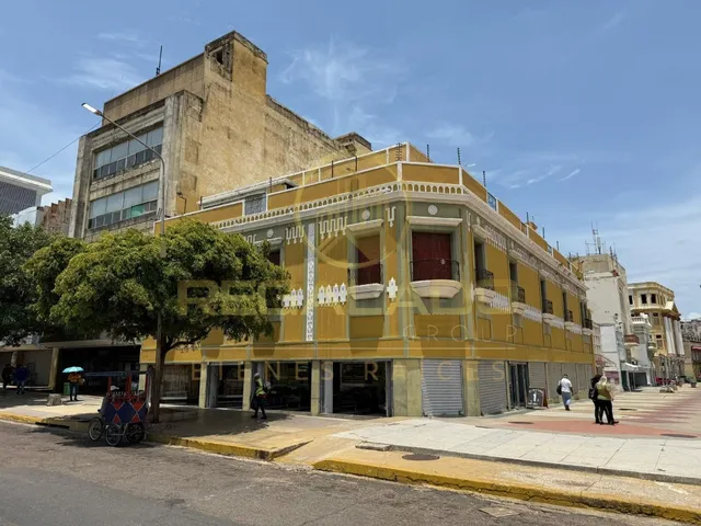 Eev-050 Zona Centro Edificio Rj Villasmil Calle 96 Av. 6 Entrada Plaza Baralt