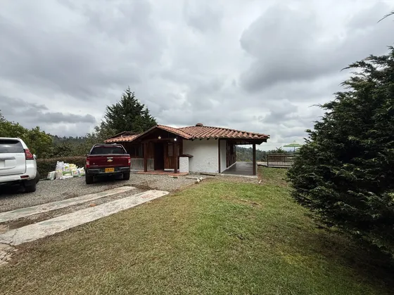 Finca En Venta, Vereda El Progreso, Santa Elena 