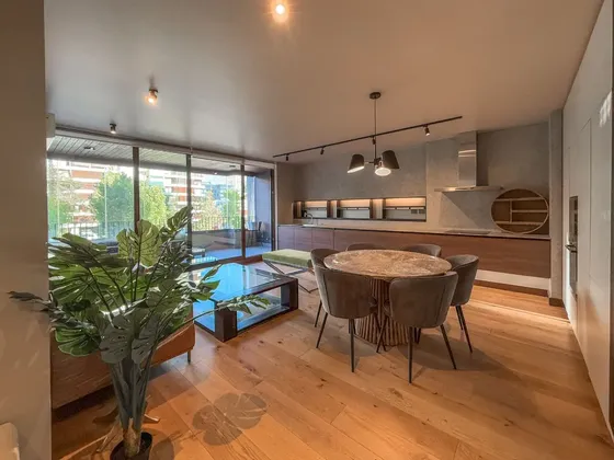 Arriendo.moderno,exclusivo,totalmente Amoblado.vitacura.