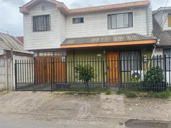 Casa En Venta De 3 Dorm. En Curicó