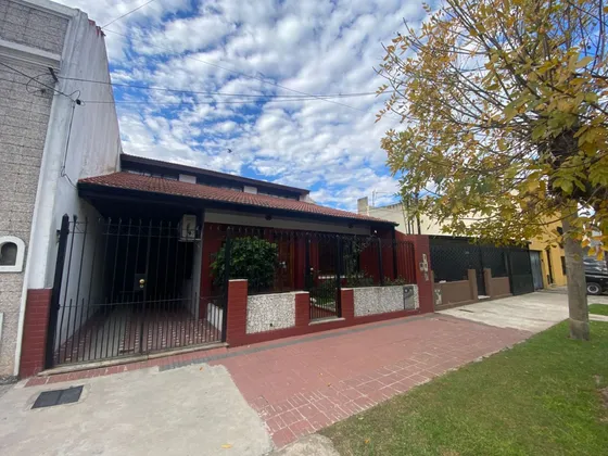Venta, Casa 3 Ambientes, Sarandí