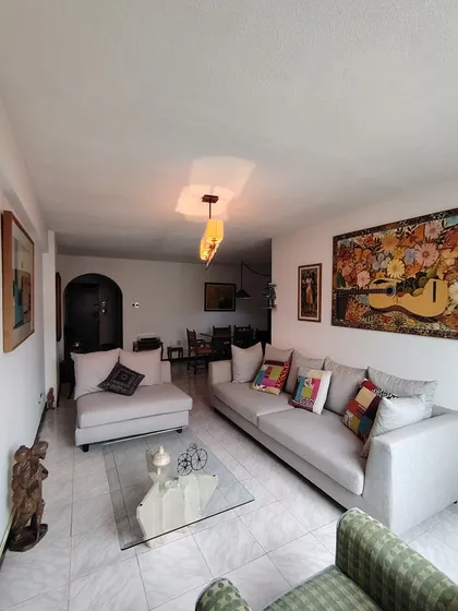 Um Alquilo Apartamento 120 M2 Amoblado Santa Fe Norte 3 Habitaciones 2 Baños Estudio Un Puesto